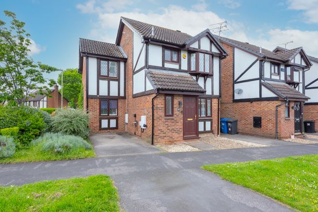 Thumbnail Link-detached house for sale in Ryves Avenue, Yateley