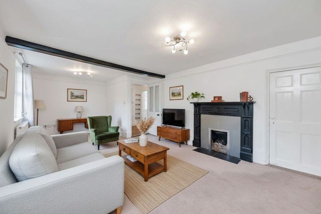 14 South End, Royston photo 3