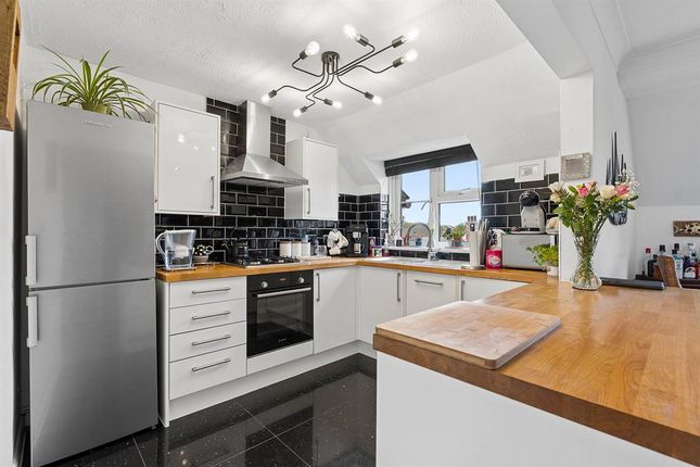 5 Robin Court, 157 Tankerton Road, Whitstable photo 3