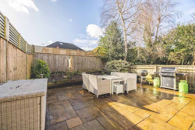 25, Hardings Row, Iver photo 2