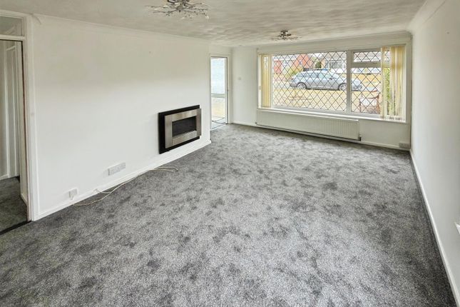 25, Breydon Way, Lowestoft photo 2