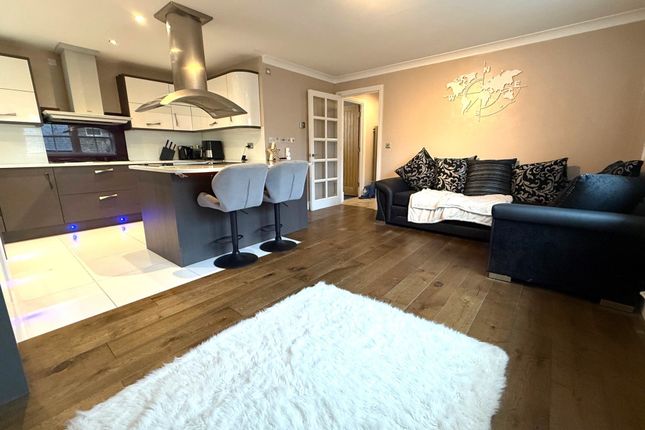 6 Waldridge Hall Court, Chester Le Street photo 3
