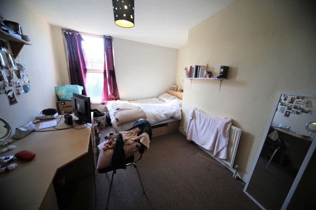 End terrace house to rent in Ash Terrace, Headingley, Leeds