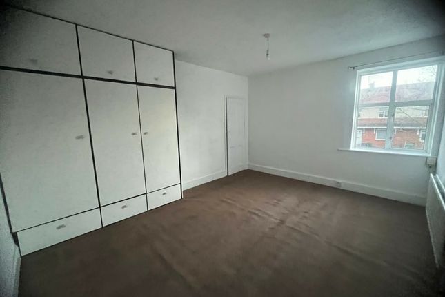 Flat to rent in Front Street, Chirton, North Shields