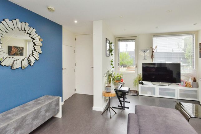 38, Milland Way, Milton Keynes photo 4
