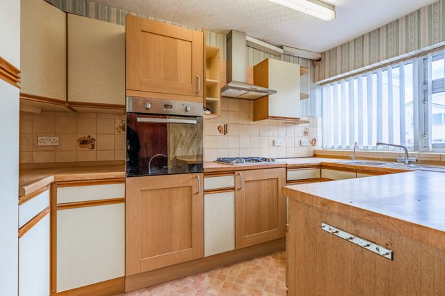 24, Kilbury Drive, Worcester photo 2
