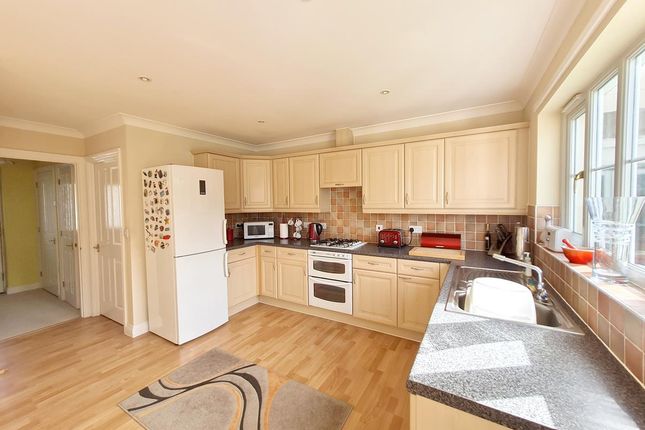 33, Bosnoweth, Helston photo 2