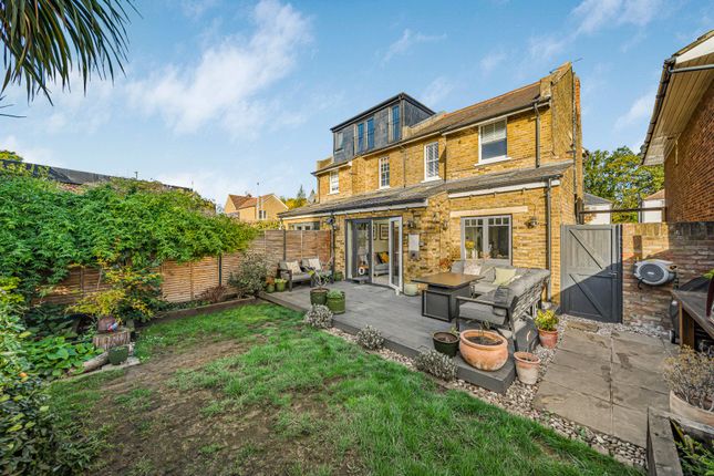 Felcott Road, Walton-on-Thames photo 4