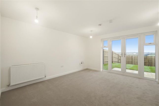 Monmouth Drive, Stafford photo 4