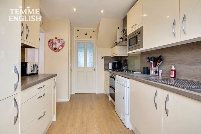 70 Jermayns, Basildon photo 4