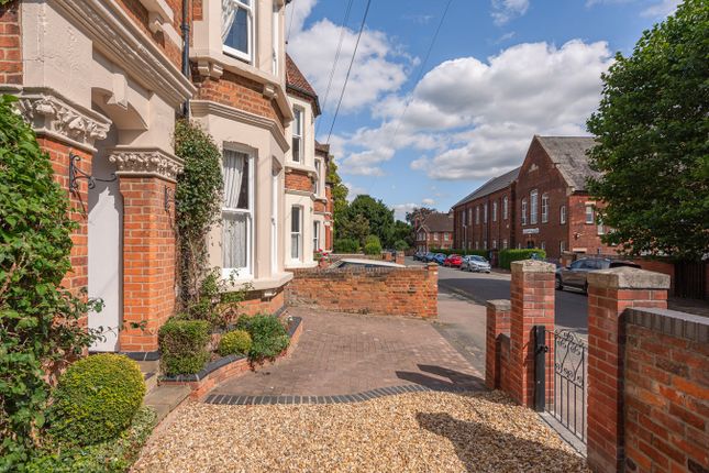 End terrace house for sale in Rothsay Place, Bedford, Bedfordshire