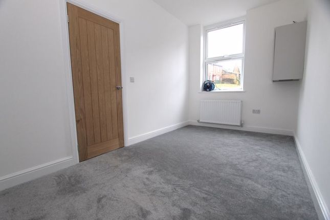 Flat 1, 33, Meadow Road, Kettering photo 2