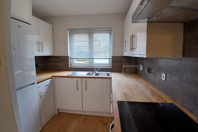 29, Cavendish Road, Redhill photo 2