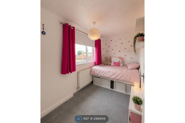 Elm Park Close, Houghton Regis, Dunstable photo 4