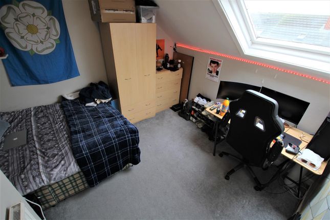 Hessle Place, Leeds photo 3