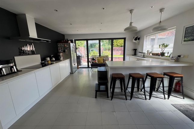Runtlings House, Westfield, Ossett photo 3