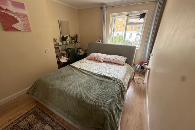 26, Enfield Close, Uxbridge photo 4