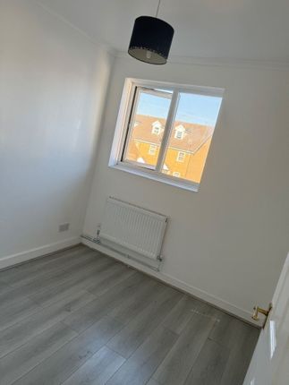 Mill Road, Aveley photo 3
