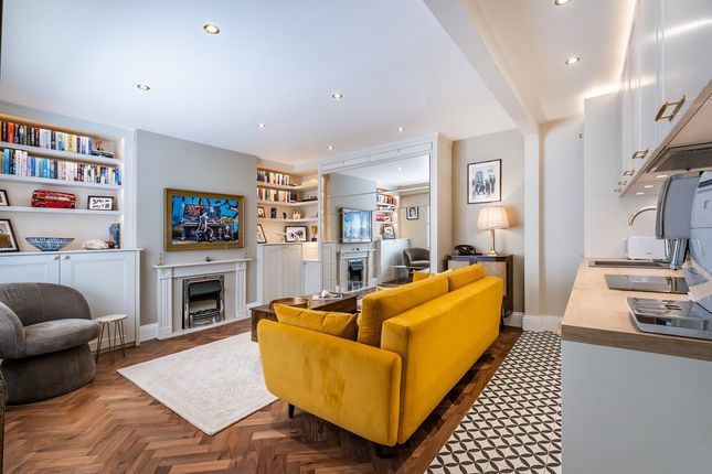 Studio flat on Flat 1, 37, Stratford Road, London, £2,500/mo