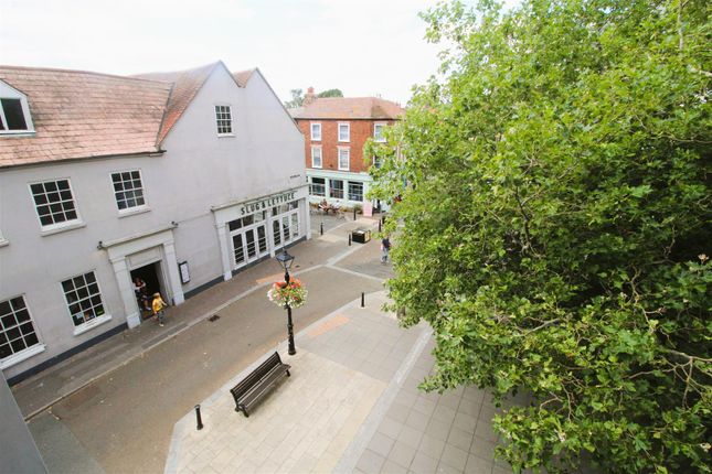 212, Orchard Plaza, Poole photo 3