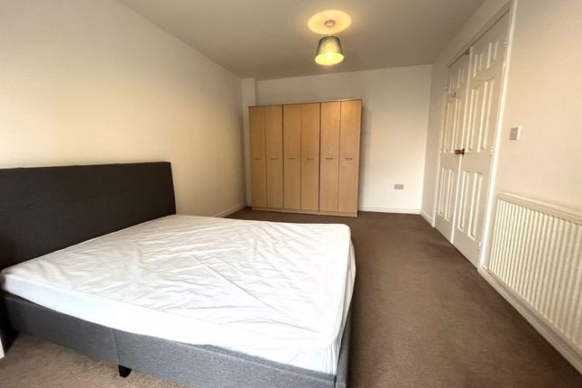 Room to rent in Pinewood Drive, Cheltenham