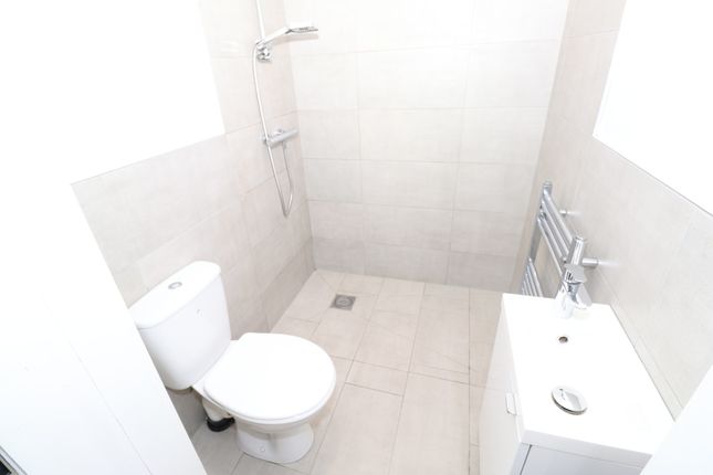 Room 1, 1A Russet Close, Crewe, Cheshire photo 4