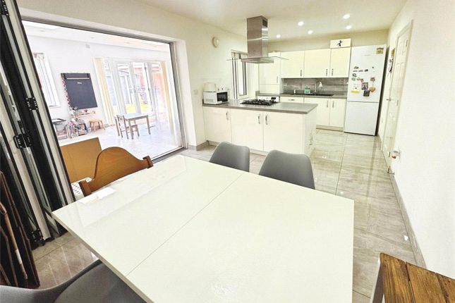 11, Bullbridge View, Salford photo 3