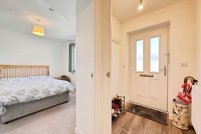 14 Y Gerddi, Pontarddulais, West Glamorgan photo 2