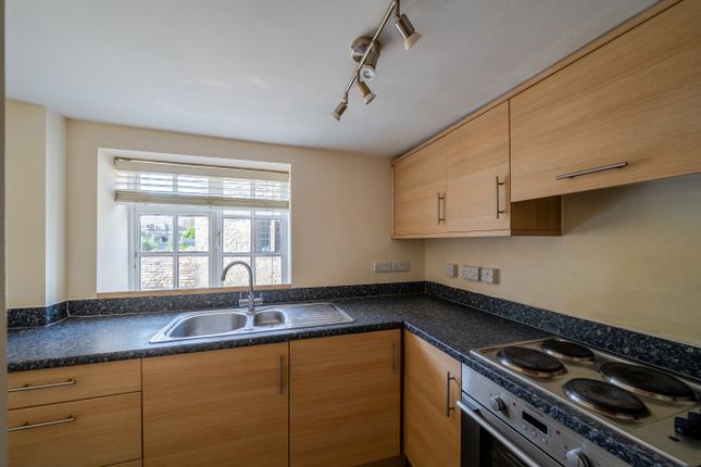 4a, Barton Court, Cirencester photo 4