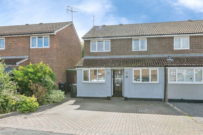 4-bed semi-detached on 37, Whinhams Way, Essex, £440,000