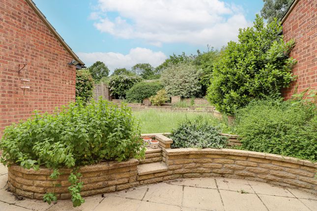 15, High View, St Albans photo 4
