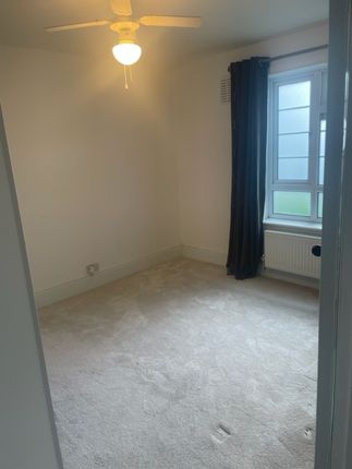 810, Chigwell Road, Woodford Green photo 4