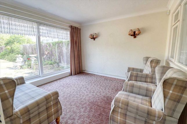 63, Feverills Road, Little Clacton photo 4