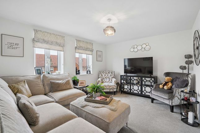 28 Baileys Crescent, Abingdon photo 2