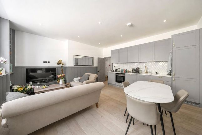 Flat 2, Oak Hill House,, Oak Hill Park, London photo 2