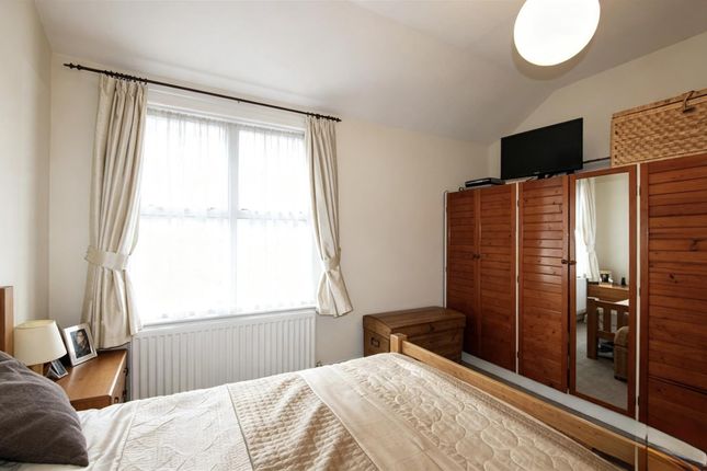 17, Landseer Road, Enfield photo 4