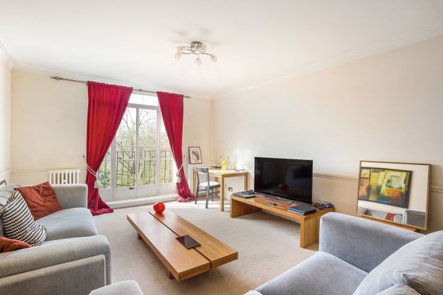 Flat for sale in Bayswater Road, London