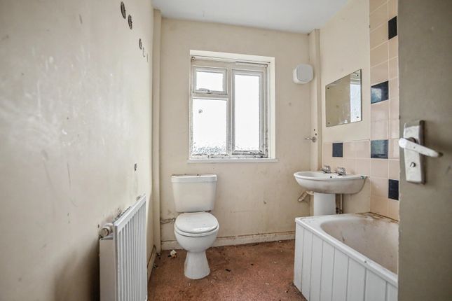 5, Almond Tree Close, Sheerness photo 5