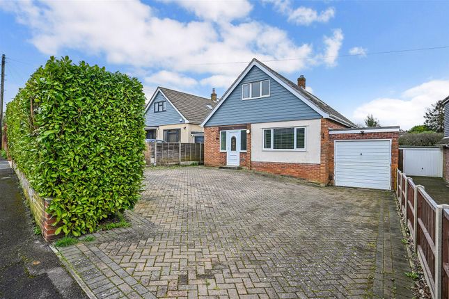 Detached house for sale in Hawthorn Road, Clanfield, Waterlooville