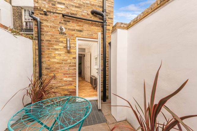 End terrace house for sale in Fortess Grove, Kentish Town