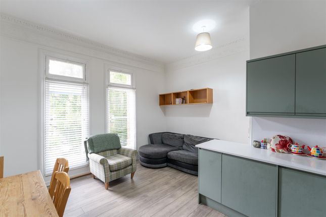 4 bedroom, Middle Floor, Otterburn Villas, Newcastle Upon Tyne photo 5