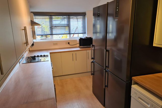 Shared accommodation to rent in Room 5, 48 Eachard Road, Cambridge
