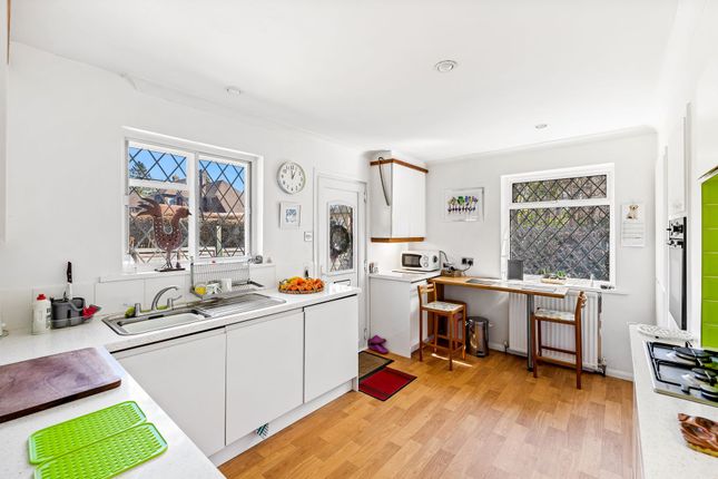 Rose Cottage Little Boundes Close, Tunbridge Wells photo 3