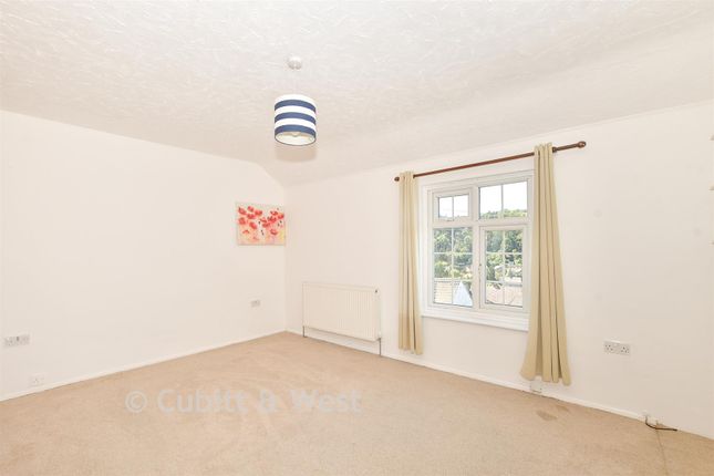 86, Commonwealth Road, Caterham photo 2