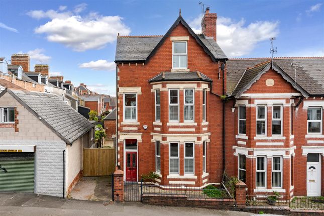 Town house for sale in Windsor Road, Barry
