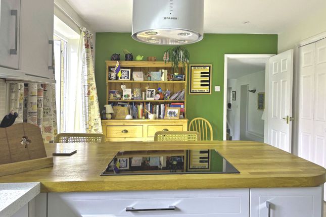 68, Shepherds Leaze, Wotton-under-Edge photo 4