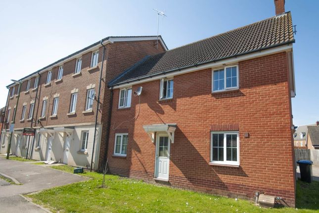 Thumbnail Property to rent in Queen Bee Court, Hatfield, Hertfordshire