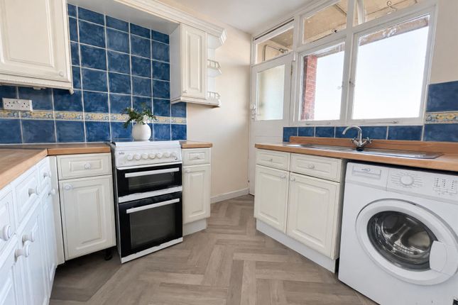 Flat 2 Beltry Court, 4a Devonshire Place, Eastbourne photo 4