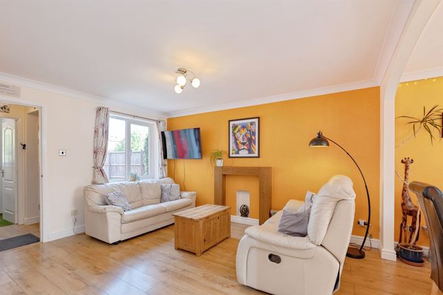 28, Forge Close, Leicester photo 2