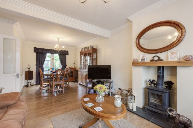 12, Fen Grove, Sidcup photo 2
